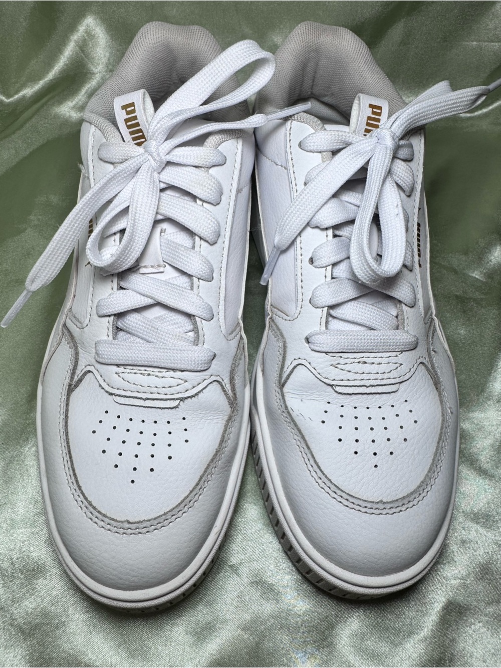 Puma Platform Lace-Up Classic Leather Sneaker with Gold Logo Women’s size 8.5 - Picture 2 of 9